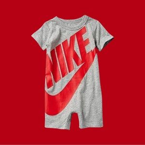 Nike Romper UNISEX 6/9MO ❤️❤️❤️❤️ 😍😍